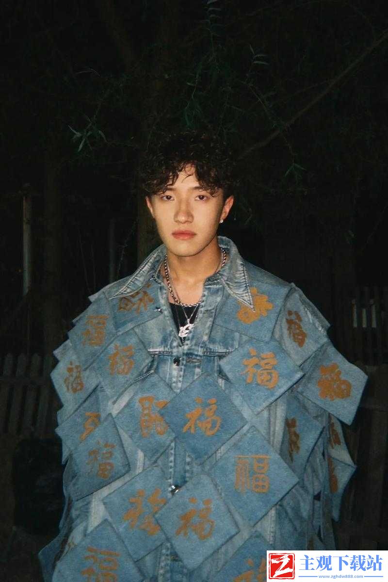 19-岁-RAPPER-潮水：用音乐表达自我的年轻力量